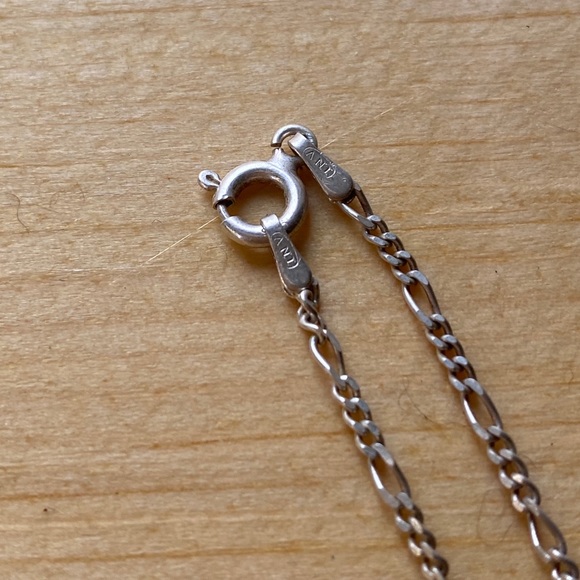 Delicate Silver Amber Pendant Necklace. - Picture 4 of 4